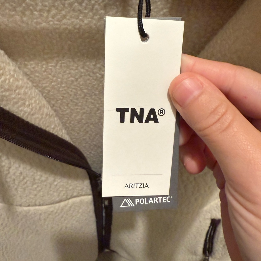 Aritzia TNA Off-White and Dark Brown Fleece Polartec Mockneck vest NWT - Picture 11 of 12